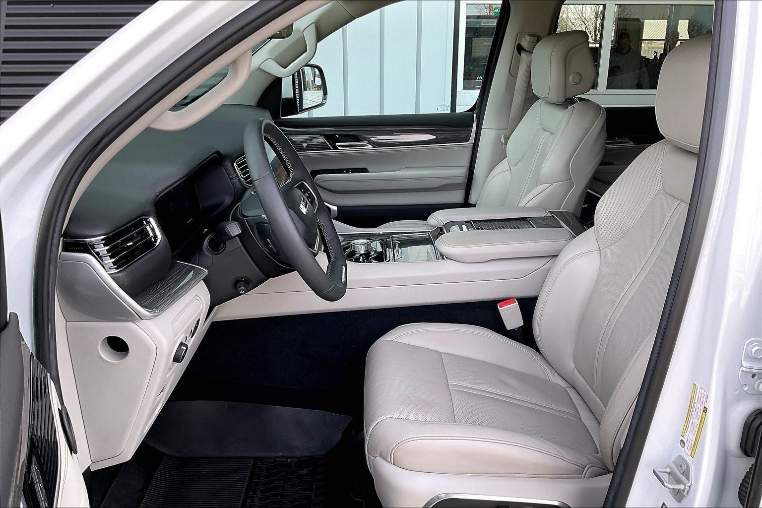 2022 Jeep Wagoneer Series II