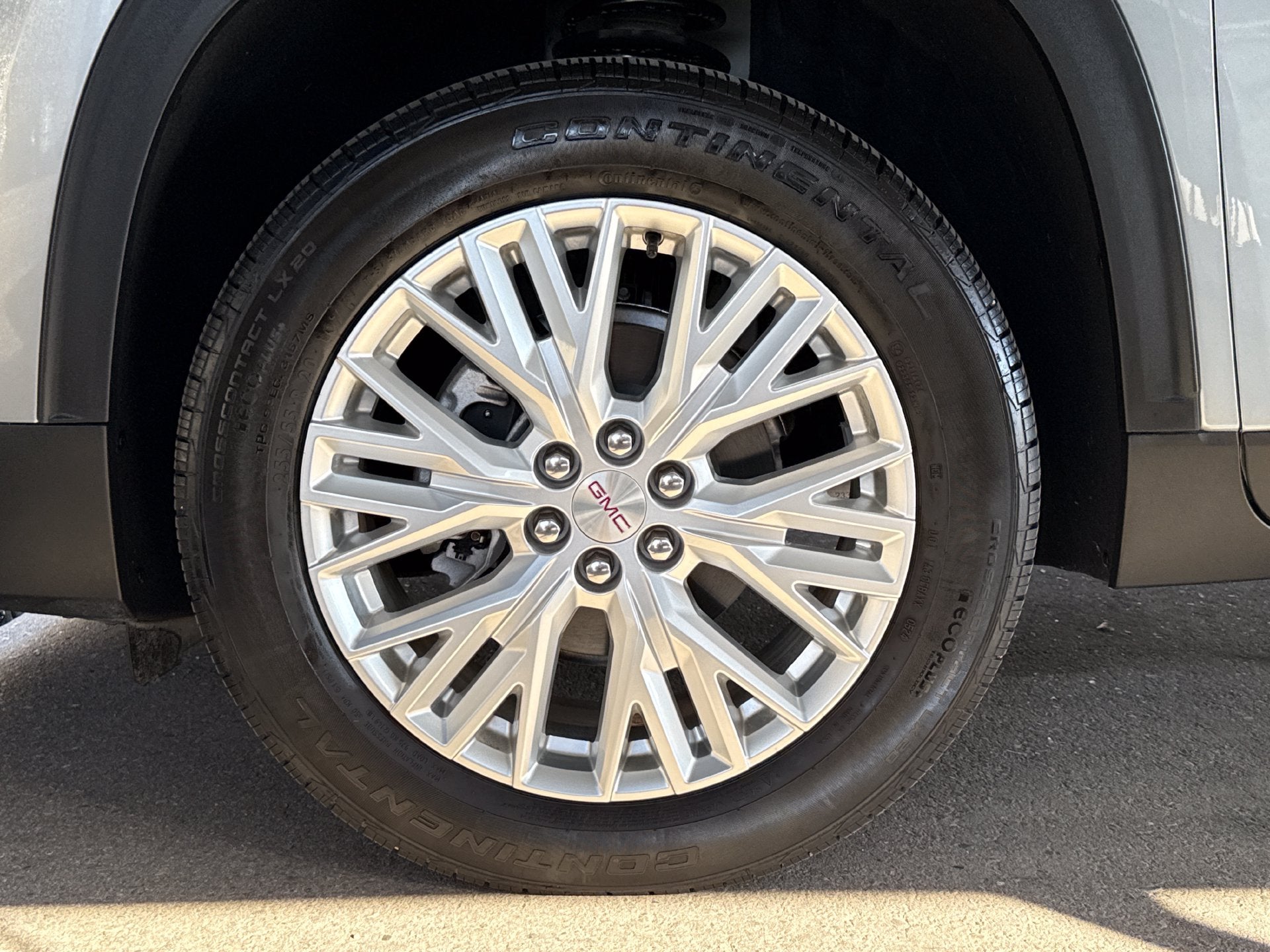 2024 GMC Acadia Elevation
