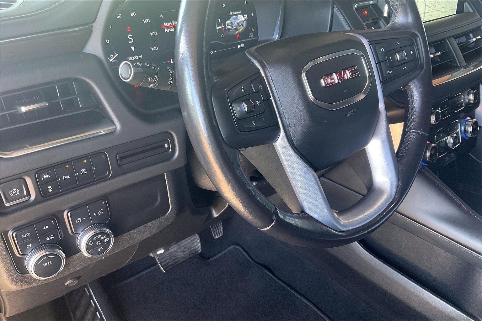 2023 GMC Yukon XL SLE
