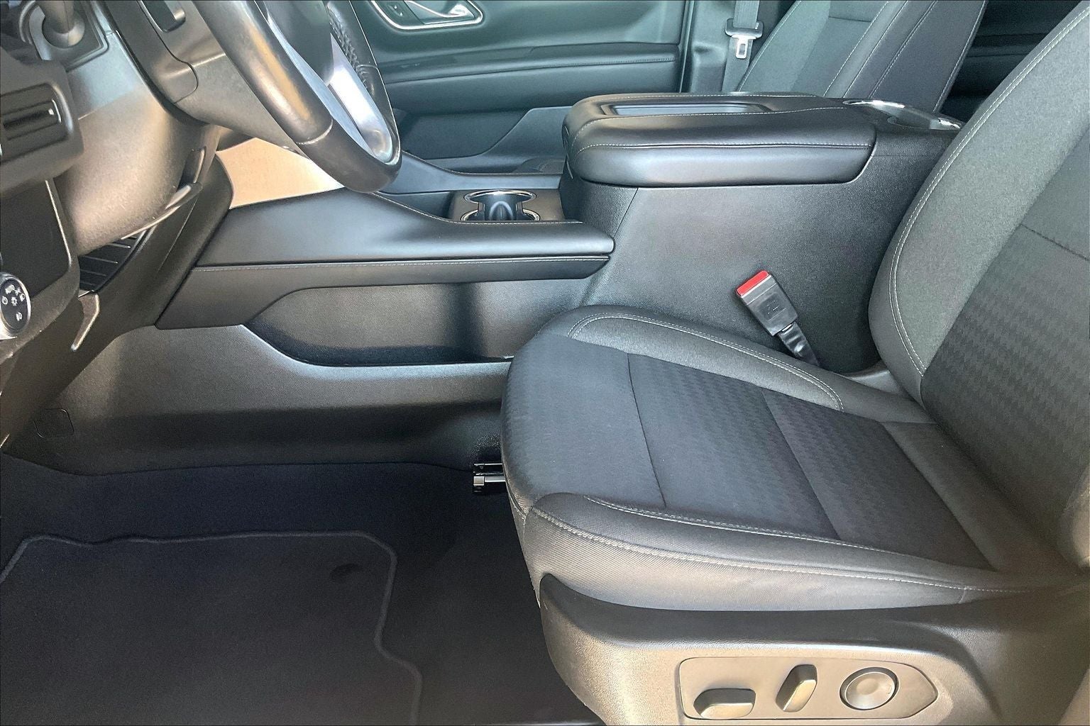 2023 GMC Yukon XL SLE