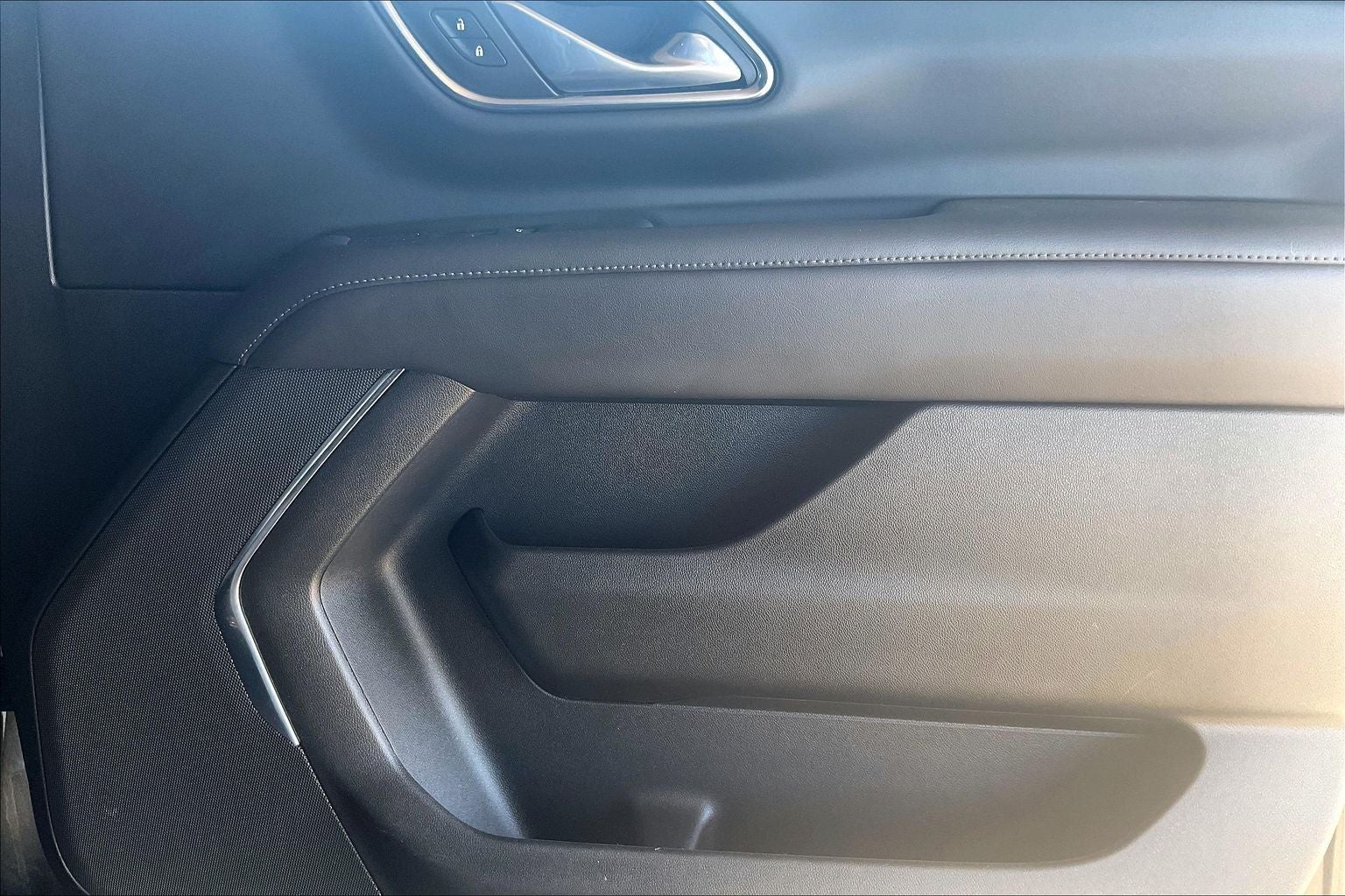 2023 GMC Yukon XL SLE