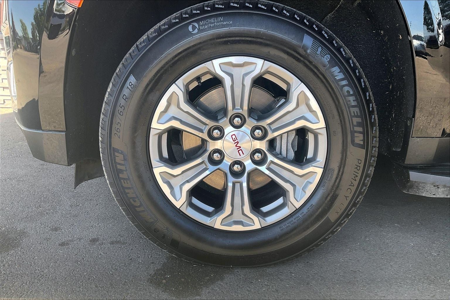 2023 GMC Yukon XL SLE