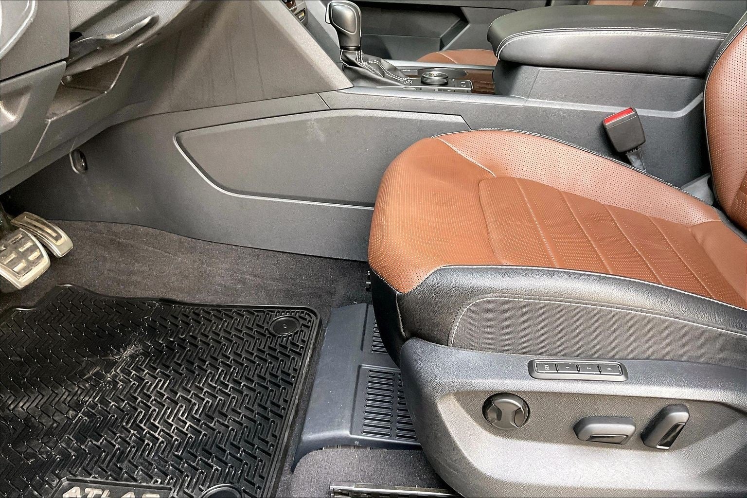 2022 Volkswagen Atlas 3.6L V6 SEL Premium R-Line