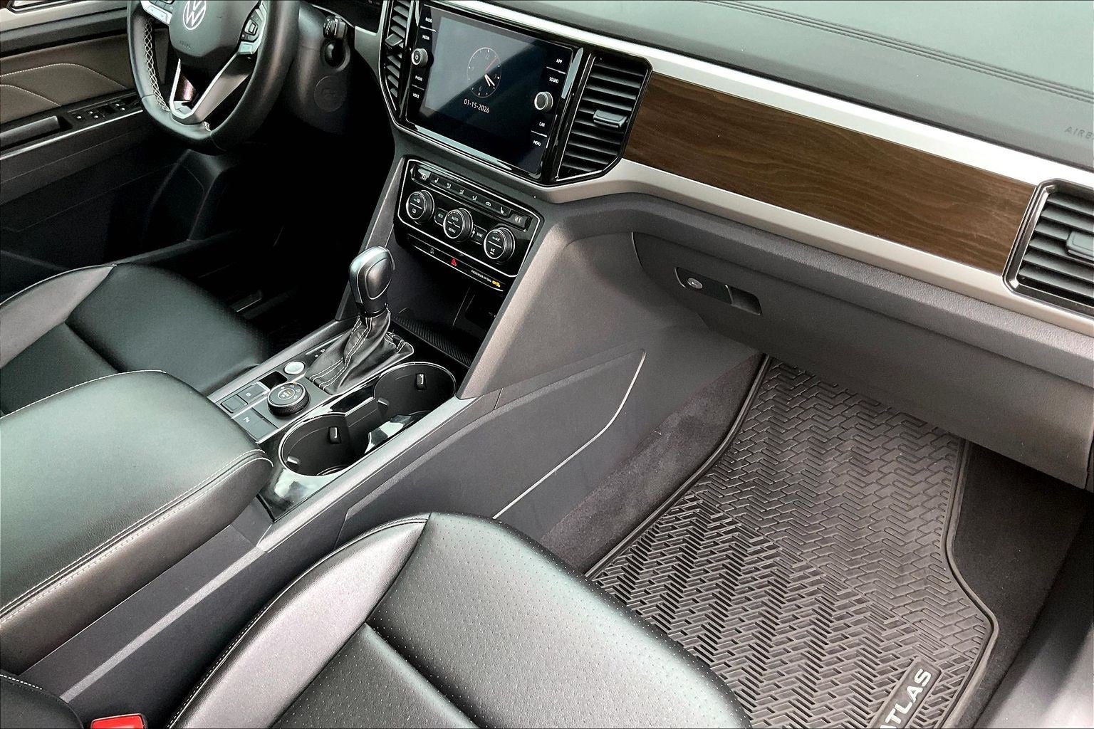 2022 Volkswagen Atlas 3.6L V6 SE w/Technology