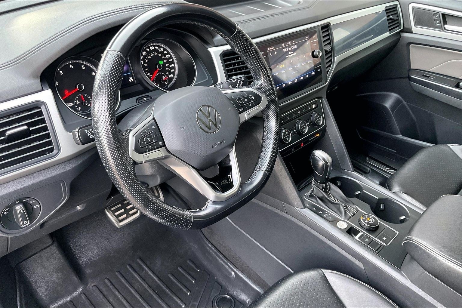 2021 Volkswagen Atlas 3.6L V6 SE w/Technology R-Line