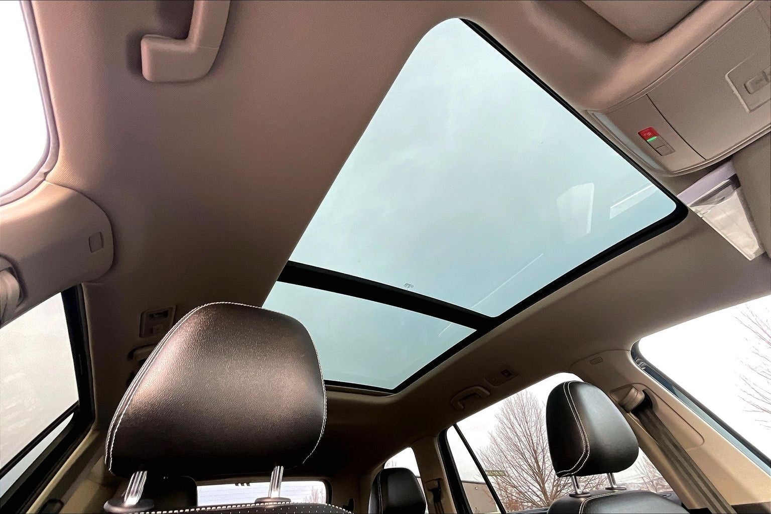 2021 Volkswagen Atlas 3.6L V6 SE w/Technology R-Line