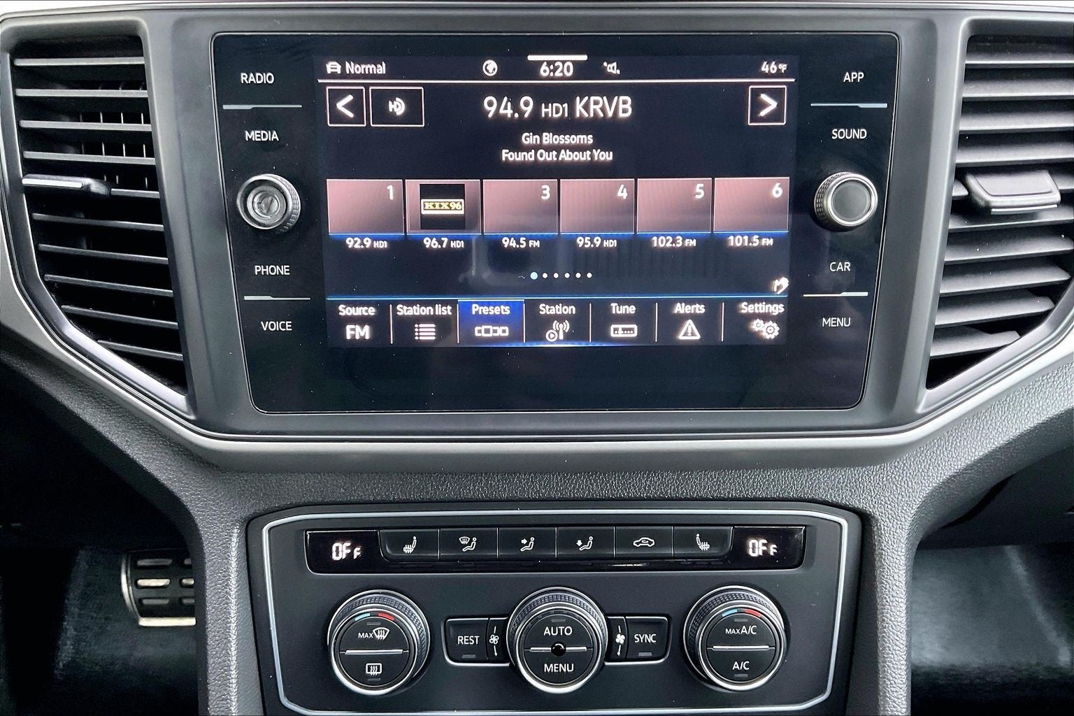 2021 Volkswagen Atlas 3.6L V6 SE w/Technology R-Line