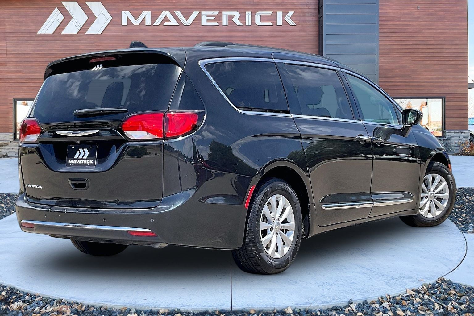 2017 Chrysler Pacifica Touring L