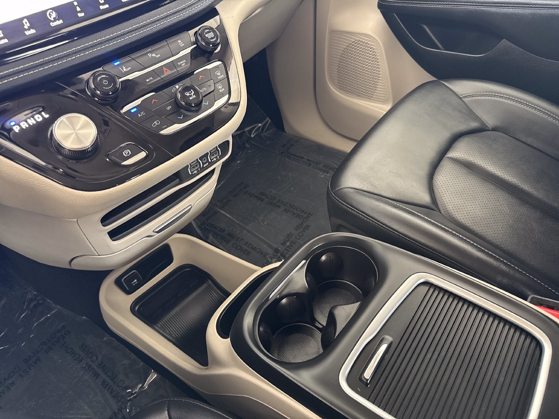 2024 Chrysler Pacifica Hybrid Select