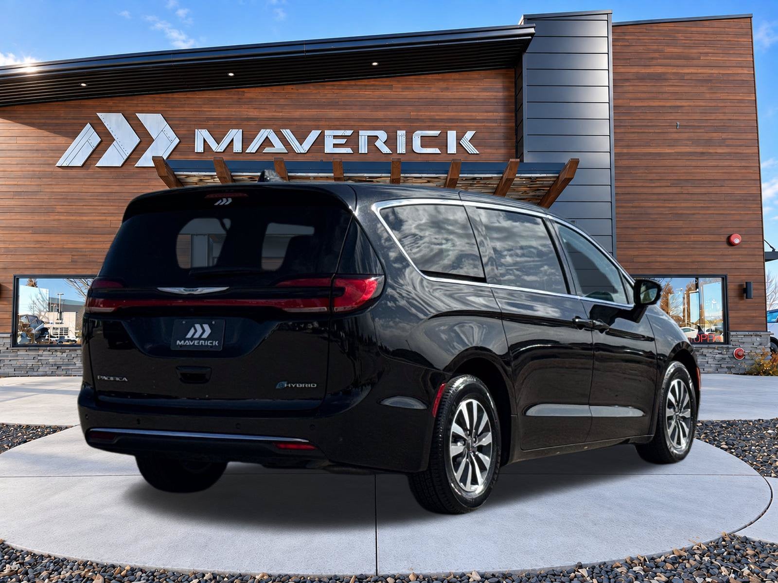 2024 Chrysler Pacifica Hybrid Select