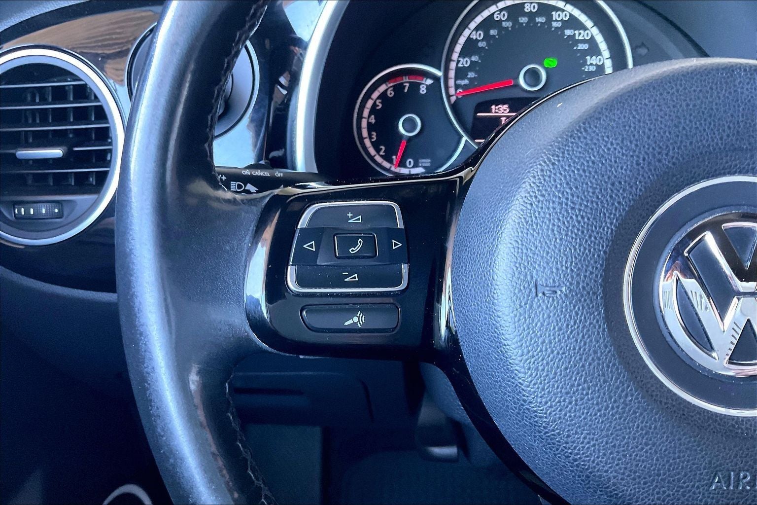 2016 Volkswagen Beetle 1.8T SE