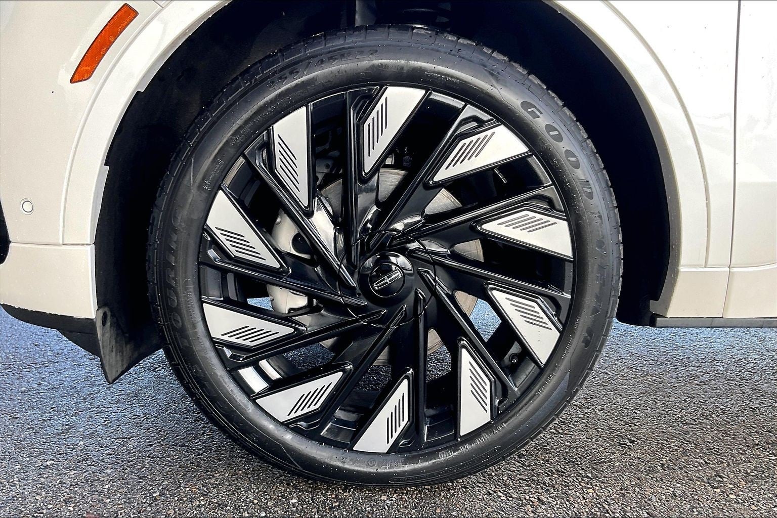 2024 Lincoln Nautilus Black Label