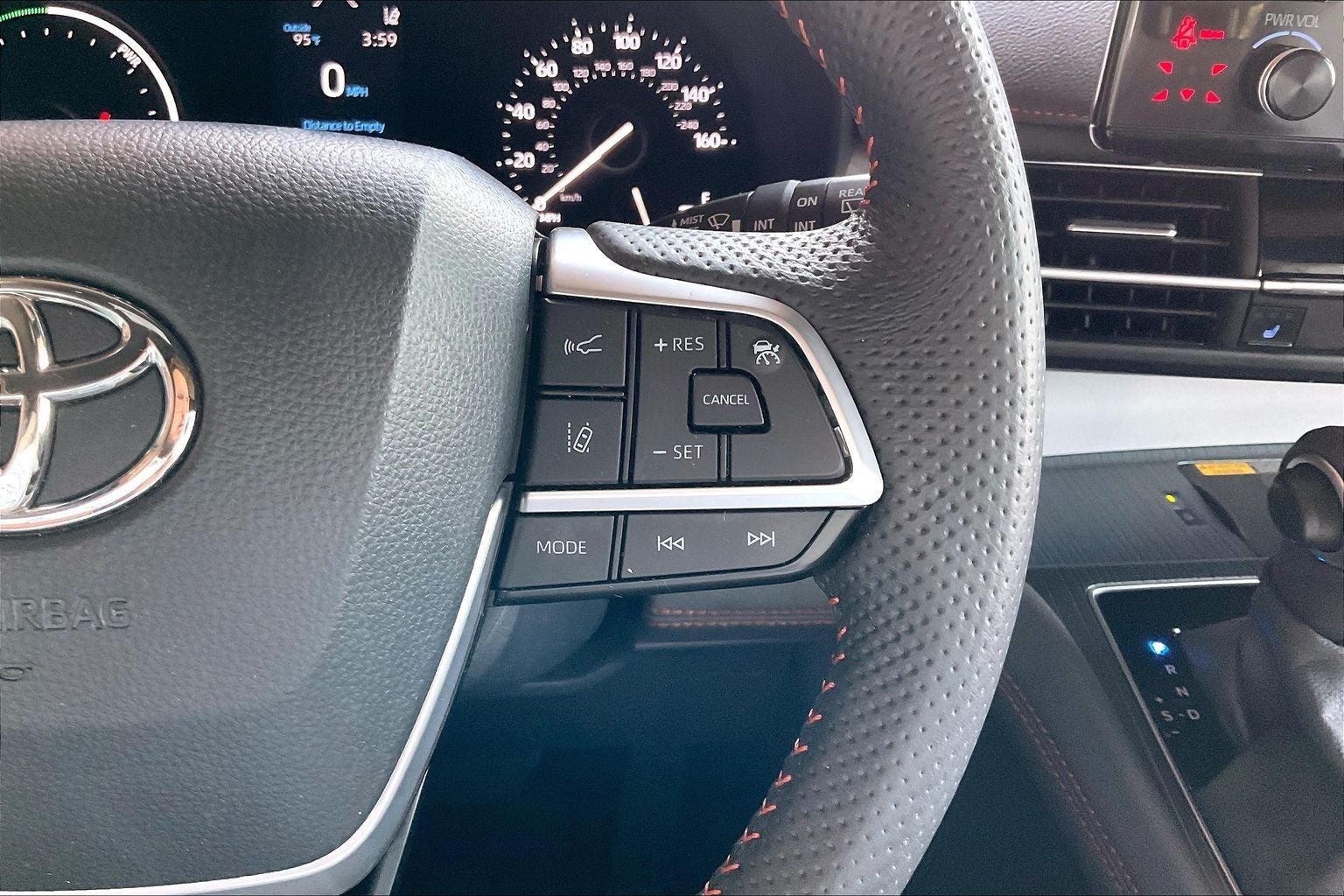 2024 Toyota Sienna XSE 7 Passenger