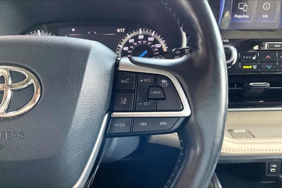 2022 Toyota Highlander Hybrid Platinum