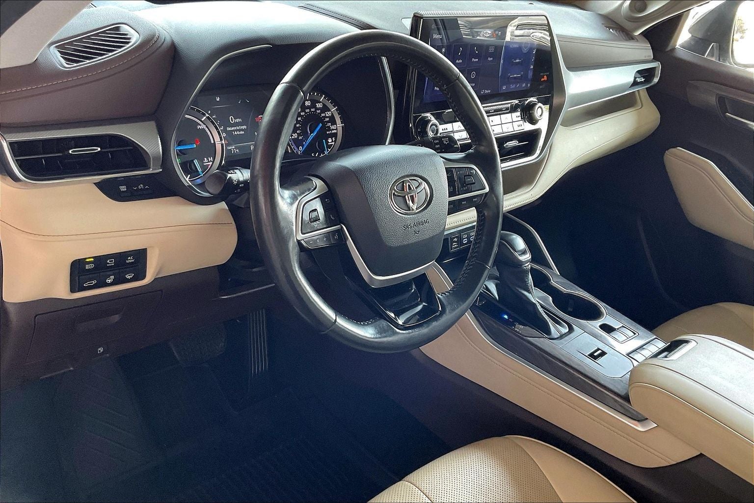2022 Toyota Highlander Hybrid Platinum