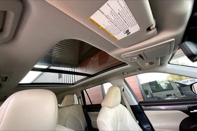 2022 Toyota Highlander Hybrid Platinum