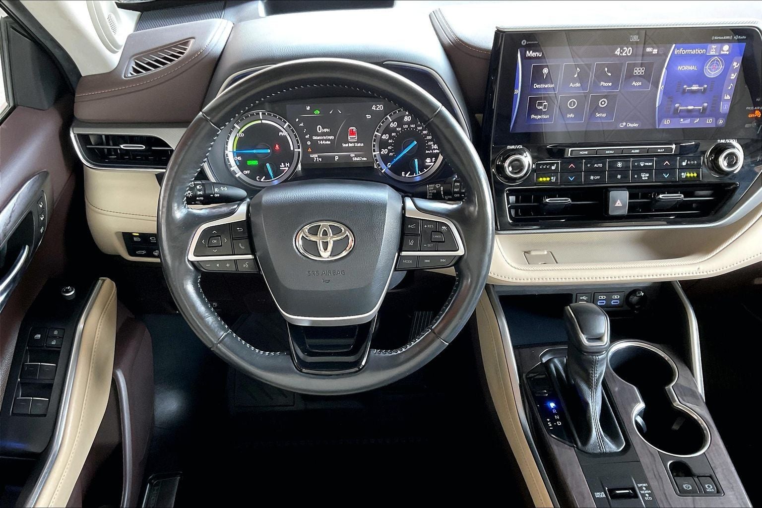 2022 Toyota Highlander Hybrid Platinum