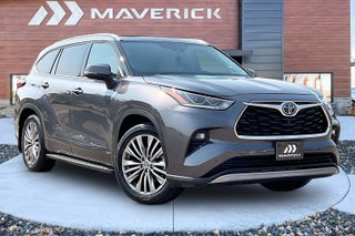2022 Toyota Highlander Hybrid Platinum