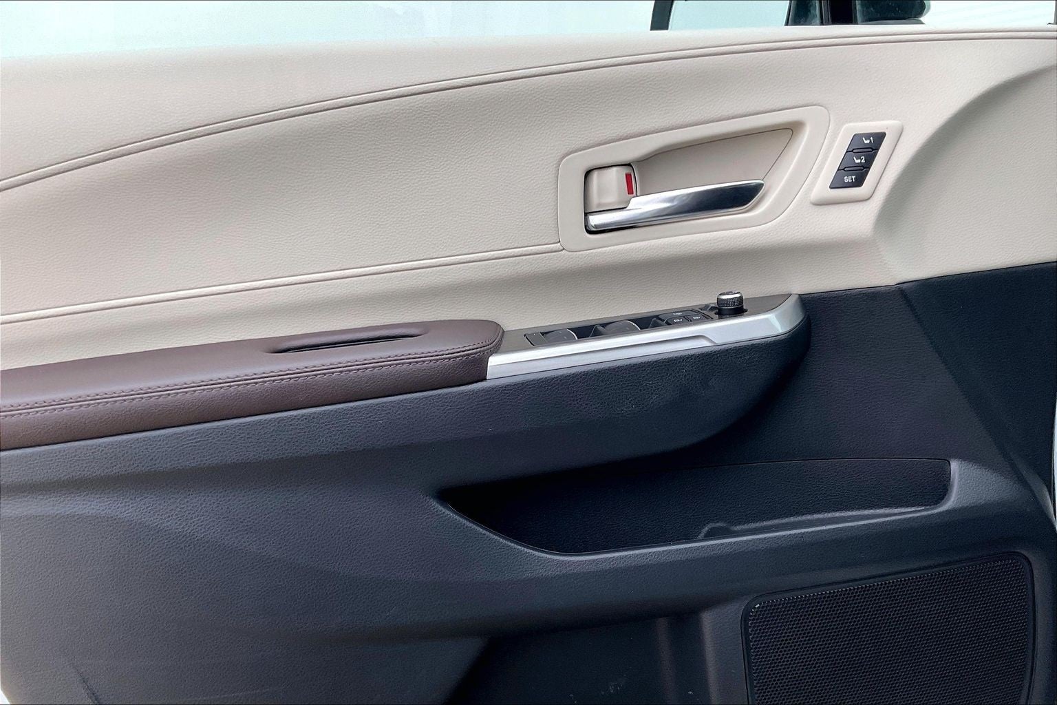2022 Toyota Sienna Platinum 7 Passenger