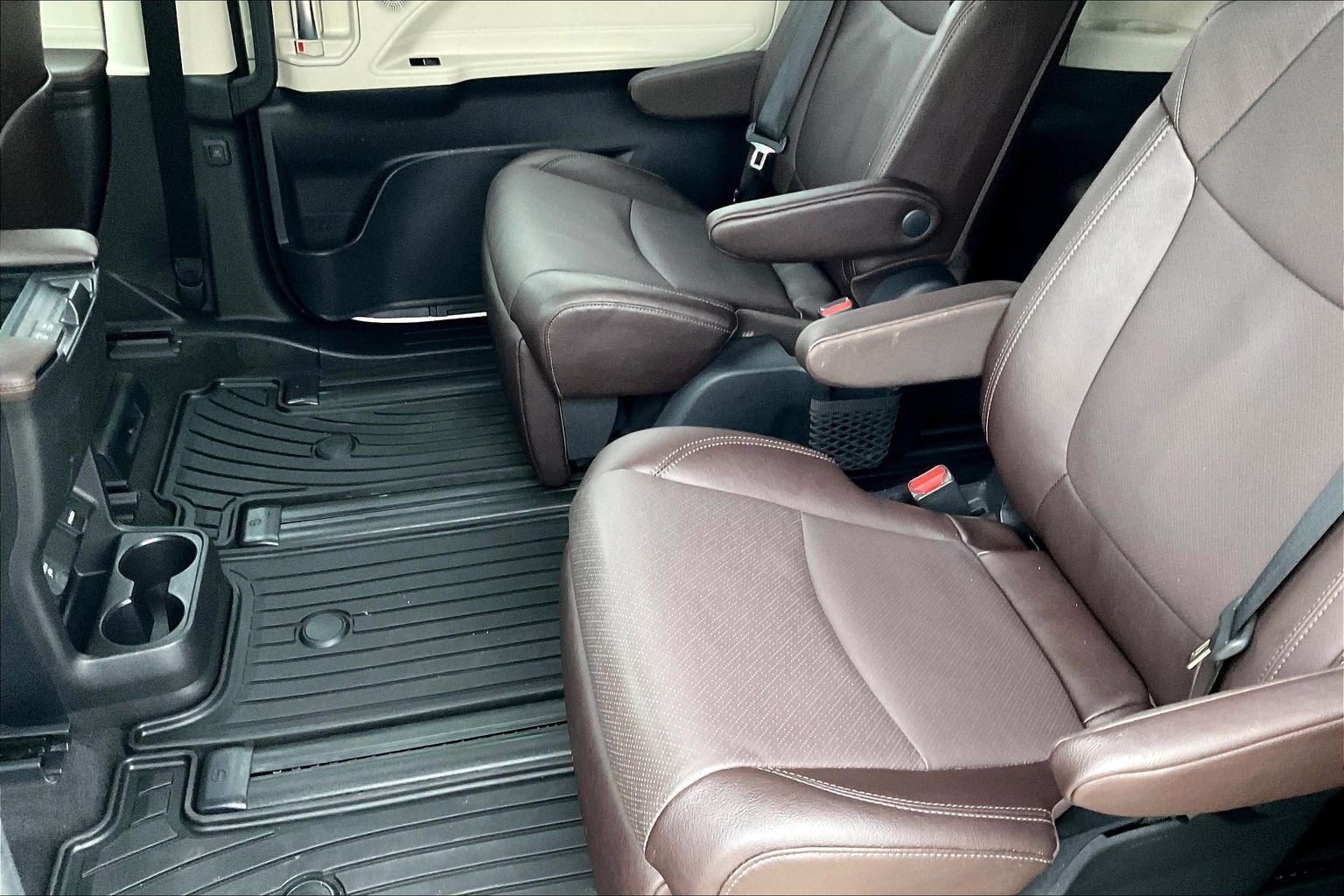 2022 Toyota Sienna Platinum 7 Passenger