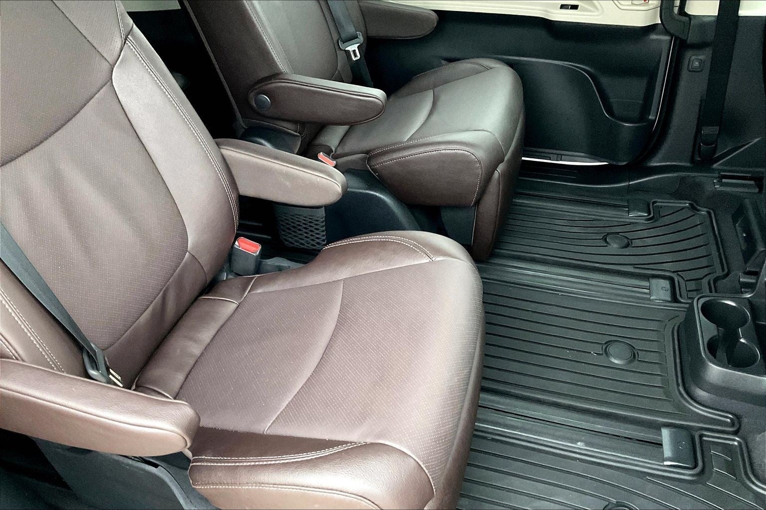 2022 Toyota Sienna Platinum 7 Passenger