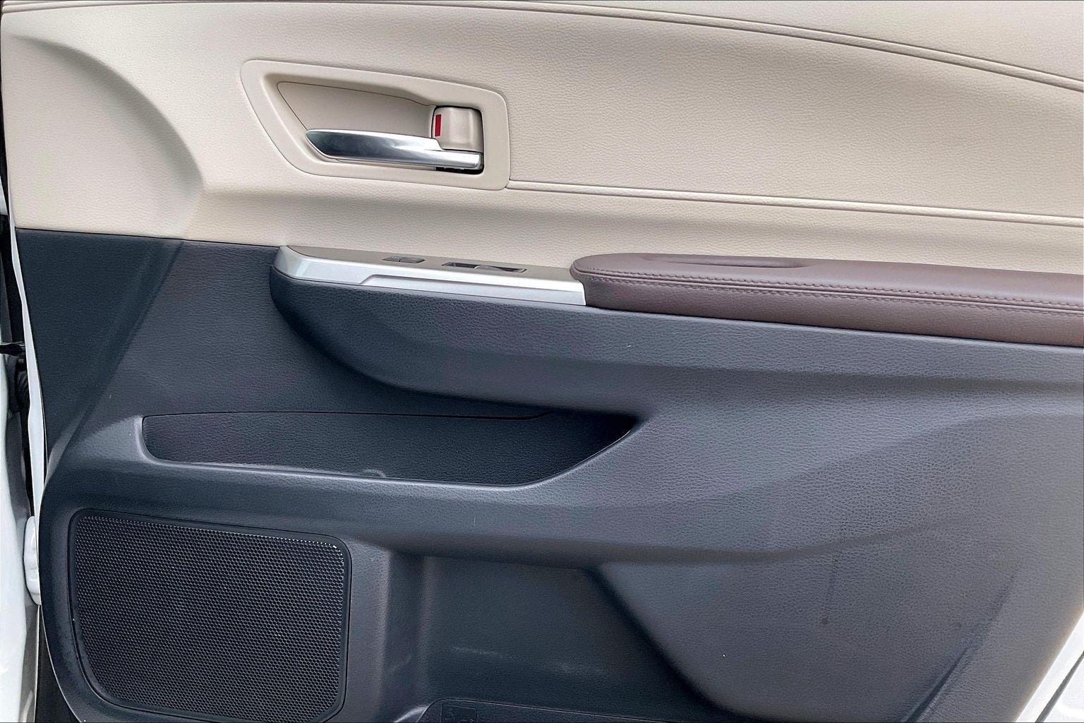 2022 Toyota Sienna Platinum 7 Passenger