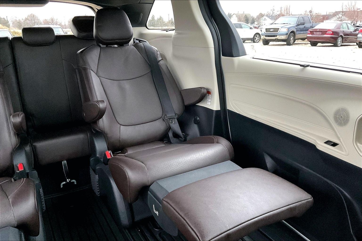 2022 Toyota Sienna Platinum 7 Passenger