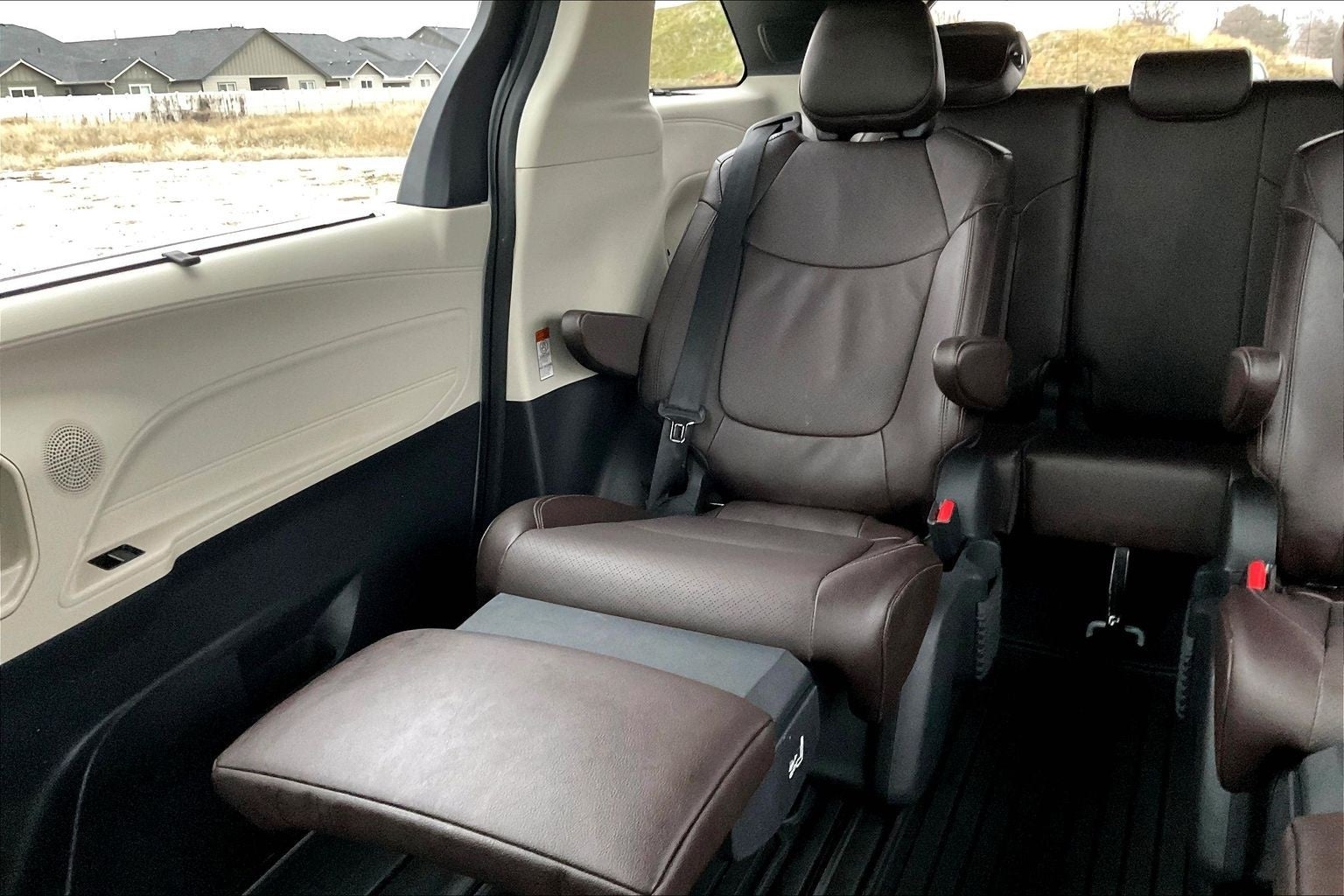 2022 Toyota Sienna Platinum 7 Passenger