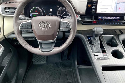 2022 Toyota Sienna Platinum 7 Passenger