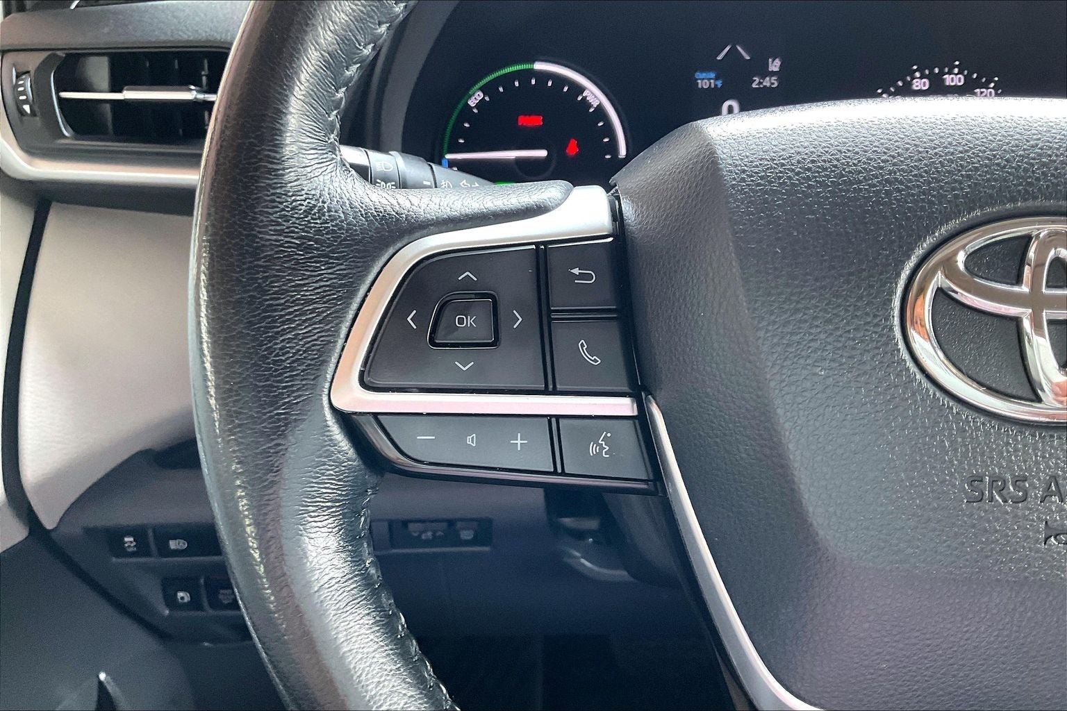 2022 Toyota Sienna XLE 8 Passenger