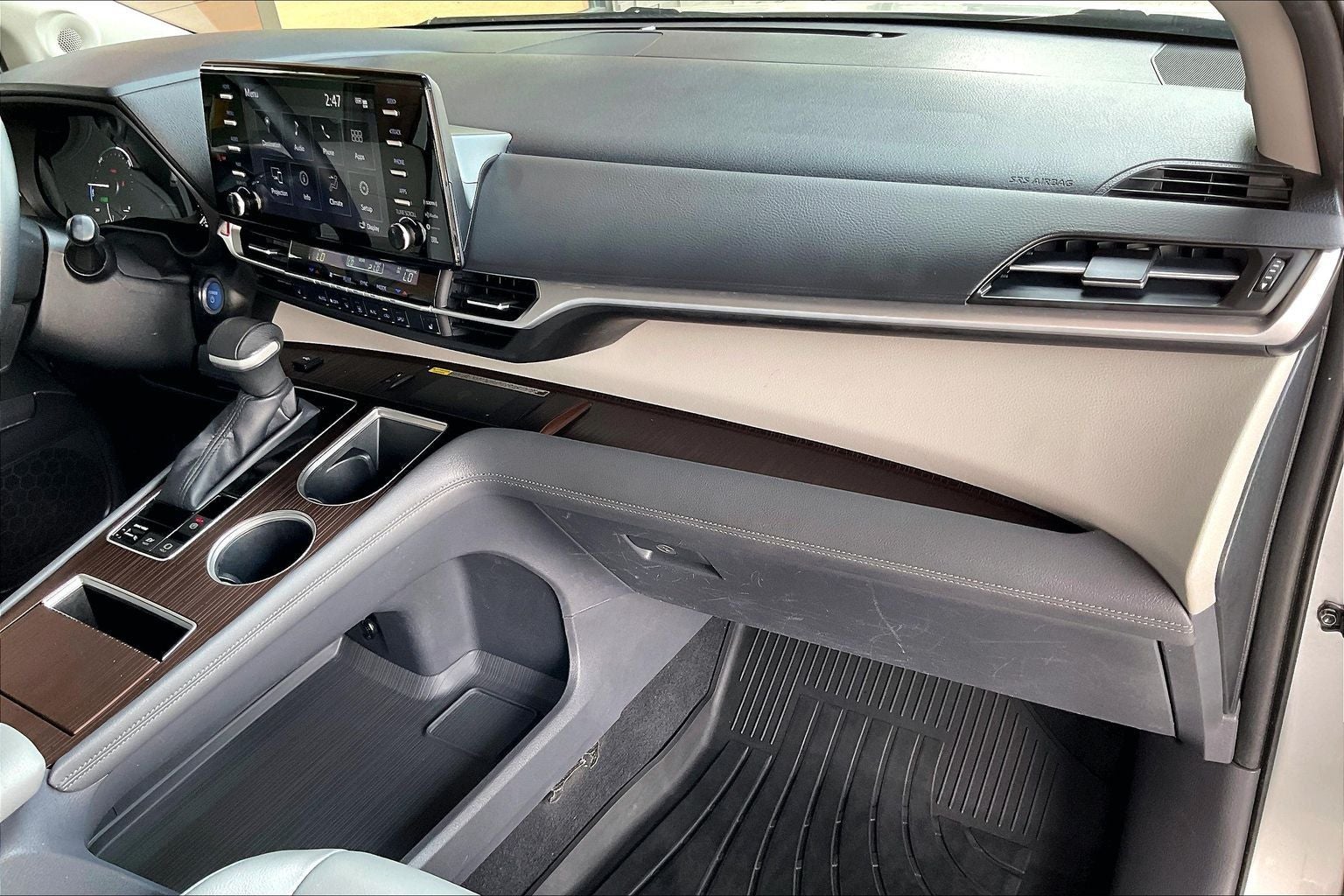 2022 Toyota Sienna XLE 8 Passenger