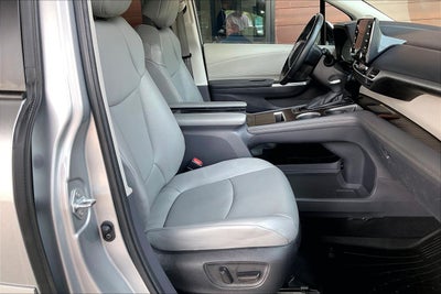 2022 Toyota Sienna XLE 8 Passenger