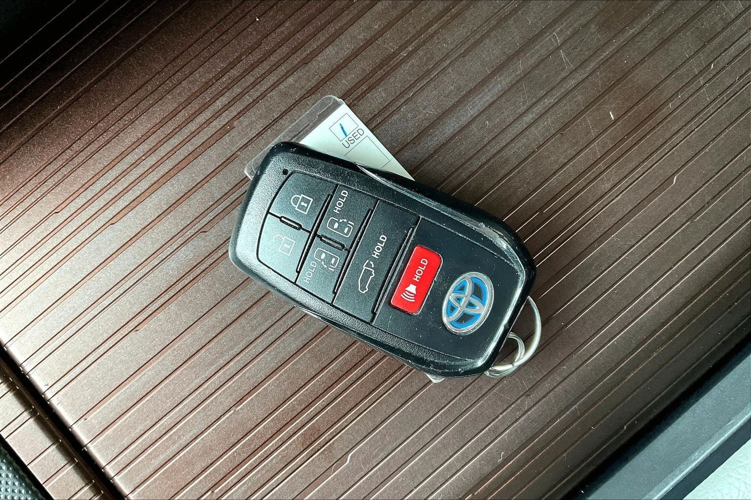 2022 Toyota Sienna XLE 8 Passenger