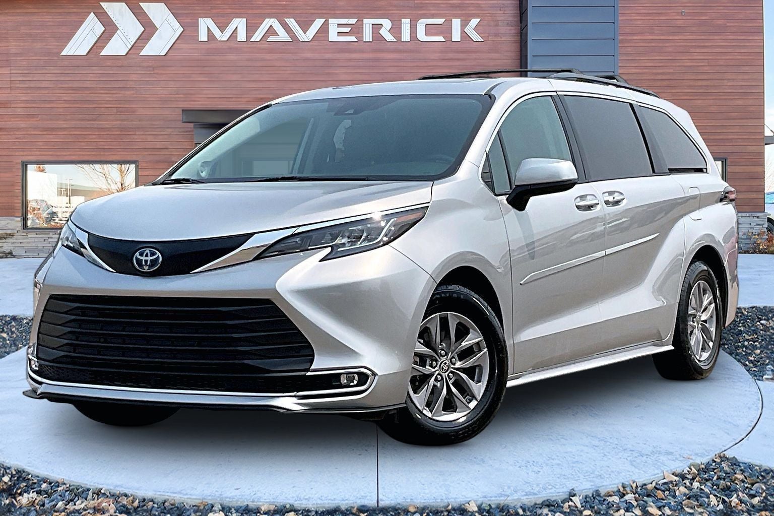 2022 Toyota Sienna XLE 8 Passenger