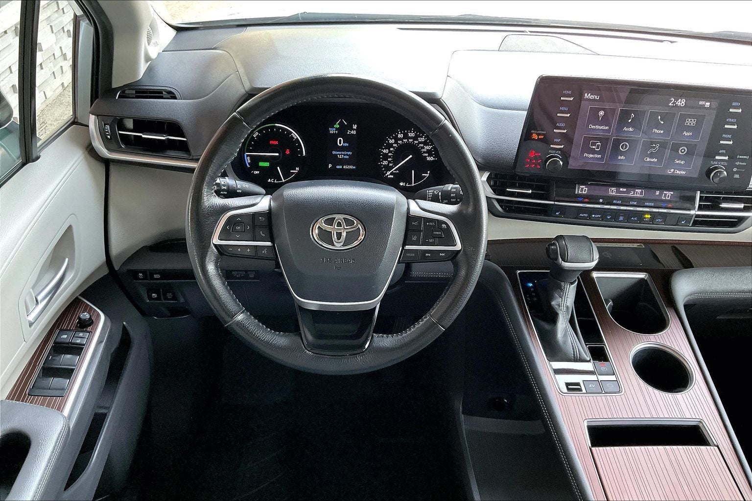 2022 Toyota Sienna XLE 8 Passenger