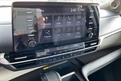 2022 Toyota Sienna XLE 8 Passenger