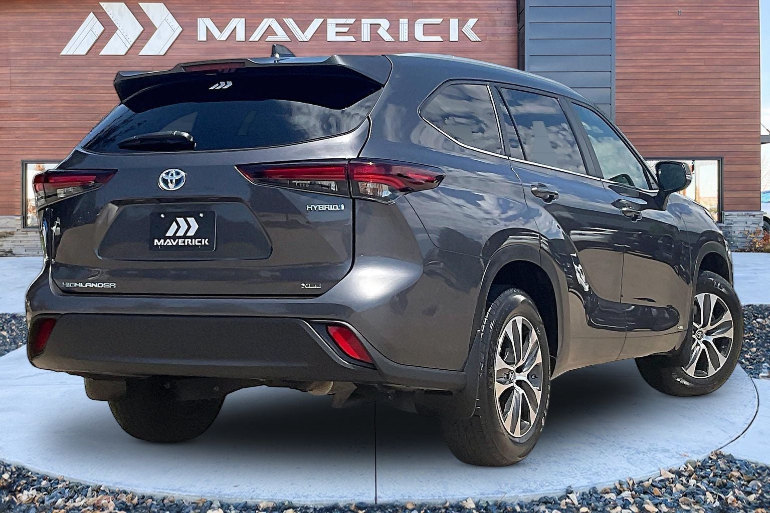 2024 Toyota Highlander Hybrid XLE