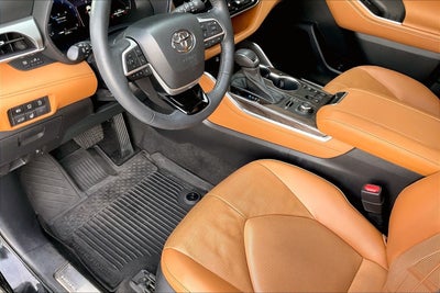 2023 Toyota Highlander Platinum
