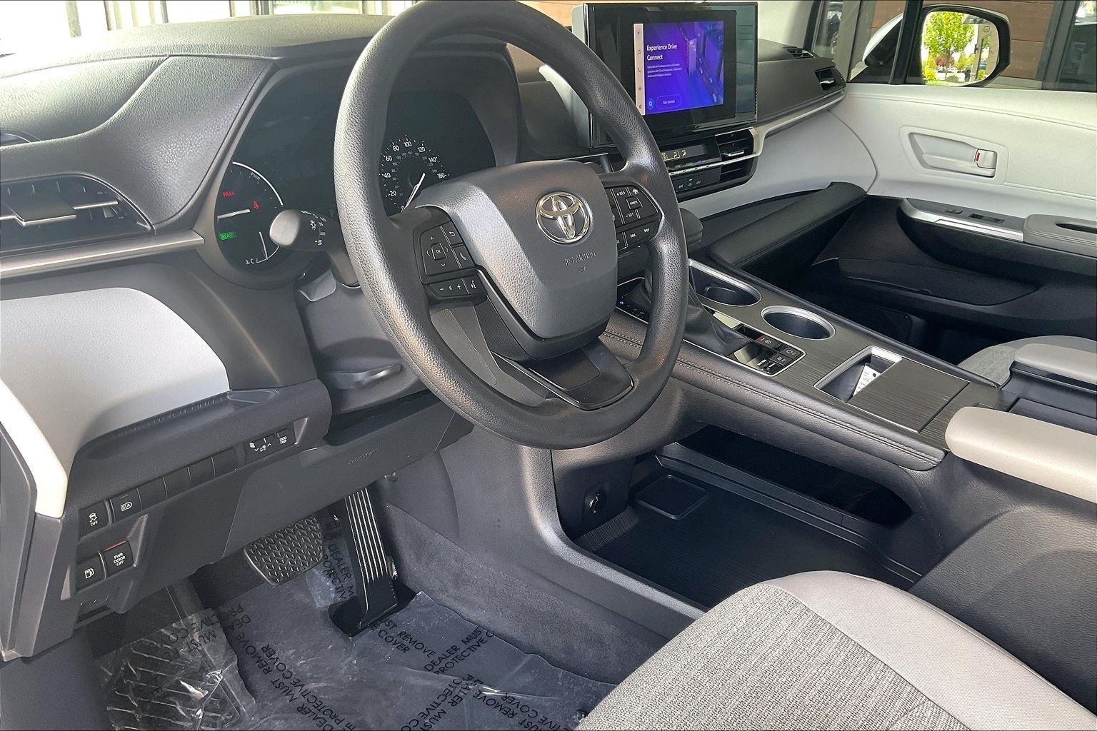 2025 Toyota Sienna LE 8 Passenger