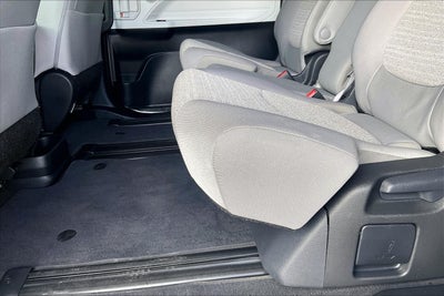 2025 Toyota Sienna LE 8 Passenger
