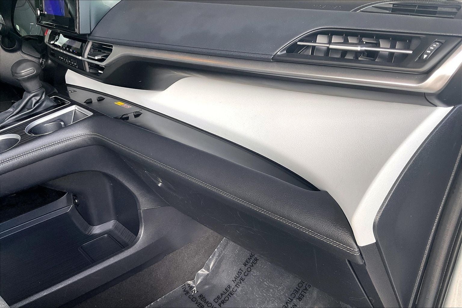 2025 Toyota Sienna LE 8 Passenger