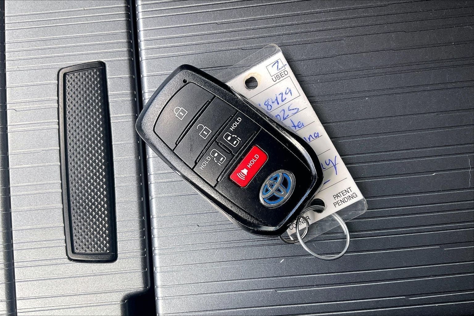 2025 Toyota Sienna LE 8 Passenger