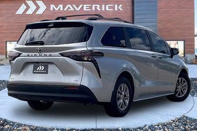 2025 Toyota Sienna LE 8 Passenger