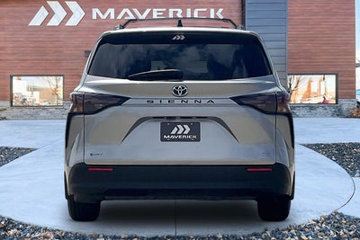 2025 Toyota Sienna LE 8 Passenger