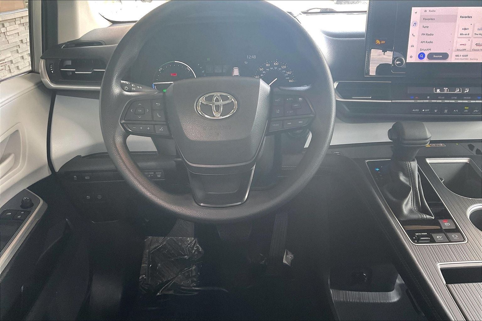 2025 Toyota Sienna LE 8 Passenger