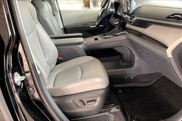 2023 Toyota Sienna XLE 8 Passenger