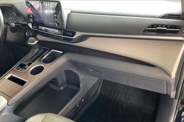 2023 Toyota Sienna XLE 8 Passenger