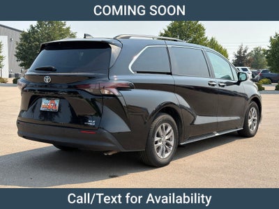 2023 Toyota Sienna XLE 8 Passenger