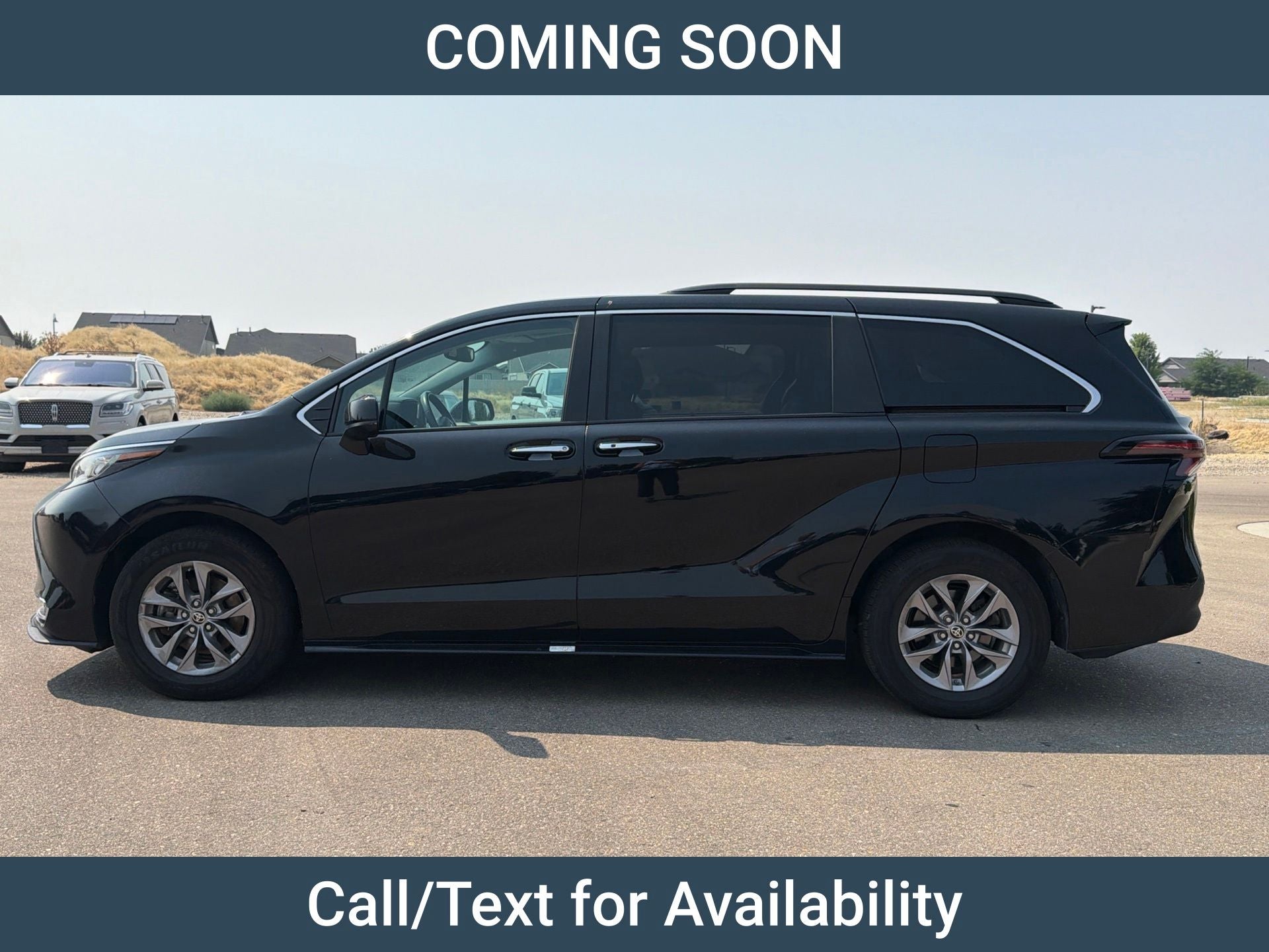 2023 Toyota Sienna XLE 8 Passenger