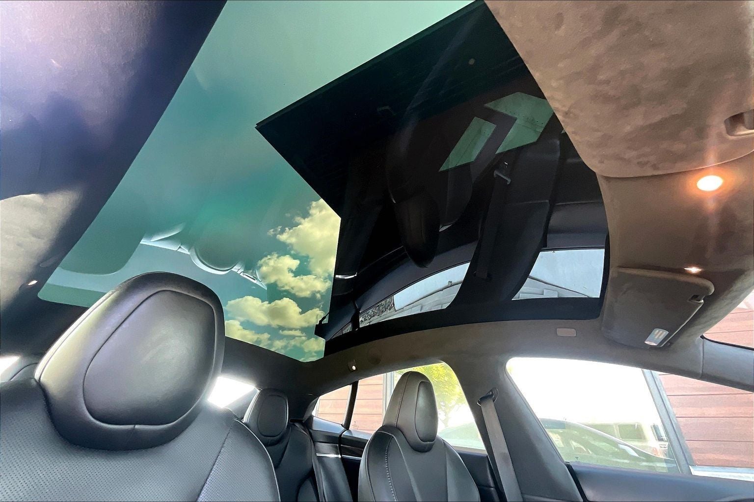 2022 Tesla Model S Base